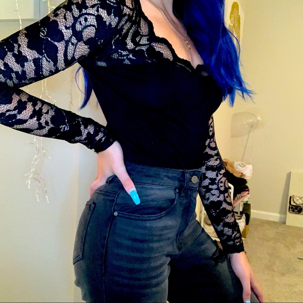 Lace black top